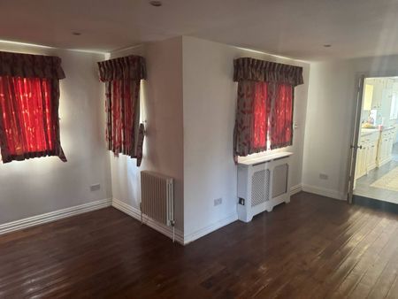 Three bedroom bangalow with massive land- £3000 - Photo 3