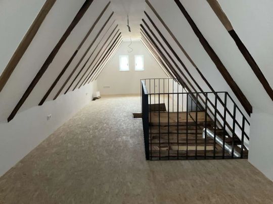 Großzügige Wohnung mit Blick über die Dächer der Altstadt - Foto 1