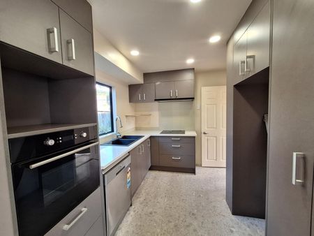 Fantastic Family Home - Photo 2
