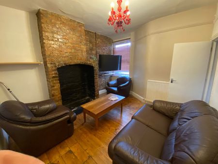 4 Bed Terraced House, Moseley Road, M14 - Photo 5