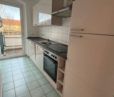 EBK*** + Laminat im DG / großer Balkon / u.v.m. - Photo 1