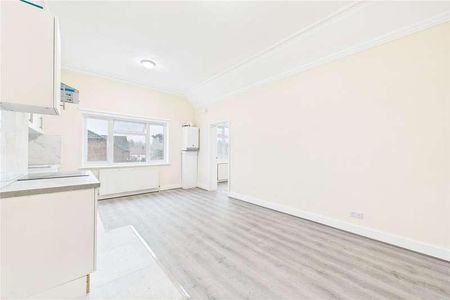 Andover Road, Newbury, Berkshire, RG14 - Photo 3