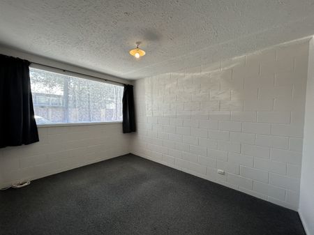 Two bedroom unit on Gloucester! - Photo 3