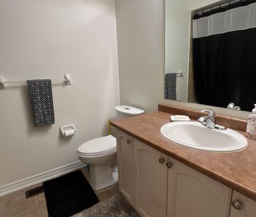 For Lease - 49 Shirrick Drive, Richmond Hill, Ontario - Photo 3