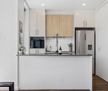 Luxurious Open-Plan Living in the heart of Denman Prospect - Photo 6