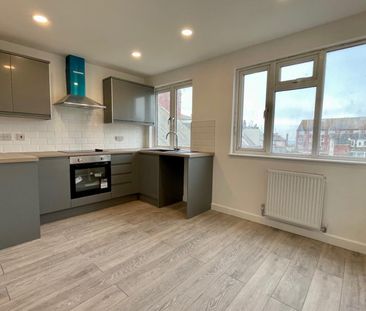 2 bedroom Flat To Let - Photo 2