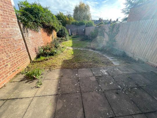 New Broad Street, Stratford-upon-Avon - Photo 1