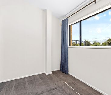 Designer townhome in a connected village setting - Photo 3