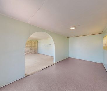 RENOVATED FAMILY HOME IN THE HEART OF BOONDALL - Photo 2