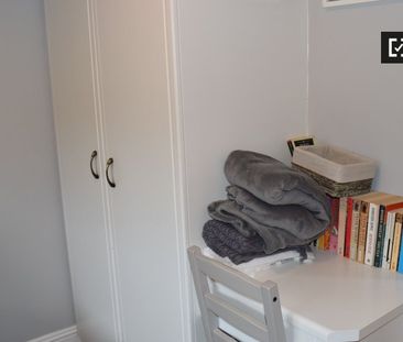 Charming room in 3-bedroom house, Dublin - Photo 1