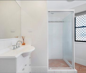 Townhouse Just Minutes from Westfield Carindale - Photo 4