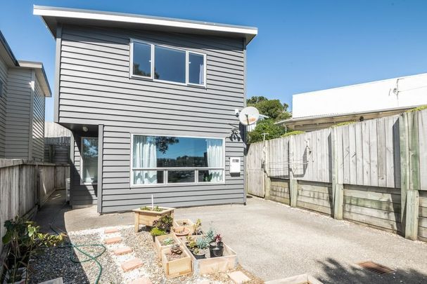198A Helston Road, Paparangi - Photo 1
