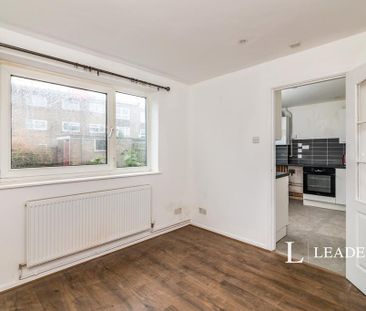 3 bedroom terraced house to rent - Photo 3