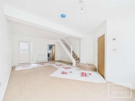Middle Street, Pontypridd, CF37 - Photo 2