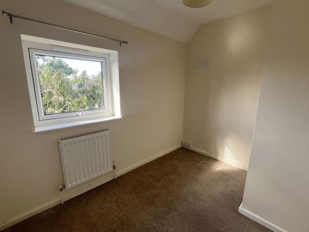 3 bedroom semi-detached house to rent - Photo 2