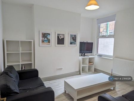 4 bedroom terraced house to rent - Photo 3