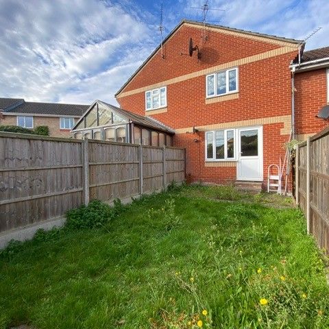 2 bedroom semi-detached to rent Haselmere Close, Bury St Edmunds - Photo 1