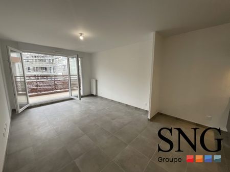 T4 AVEC BALCON + 2 PARKINGS + CAVE - Photo 2