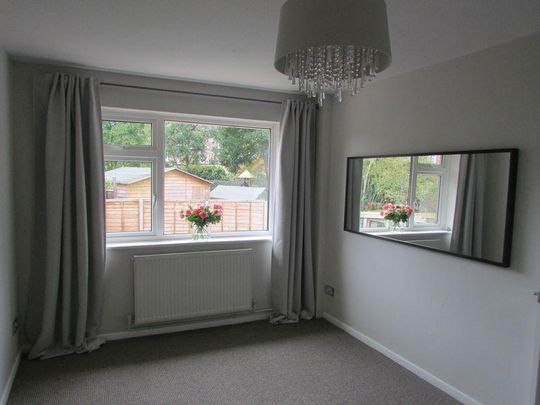 2 bedroom property to rent - Photo 1