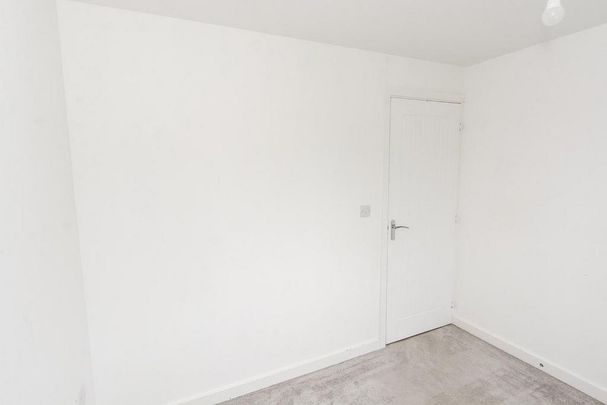 3 bedroom end of terrace house to rent - Photo 1