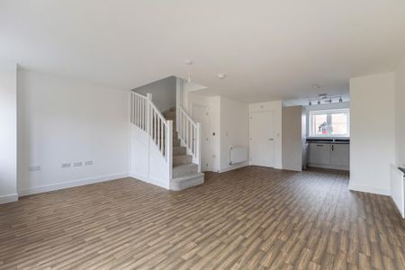 3 bedroom semi-detached house to rent - Photo 3