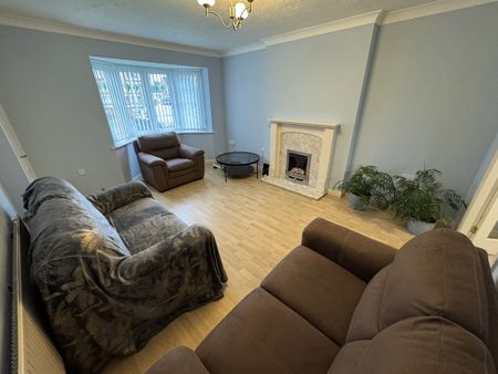 Watton Close Swinton Manchester Greater Manchester - Photo 5