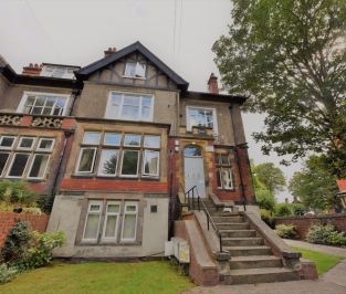 2 bedroom Flat in Wood Lane, Leeds - Photo 4