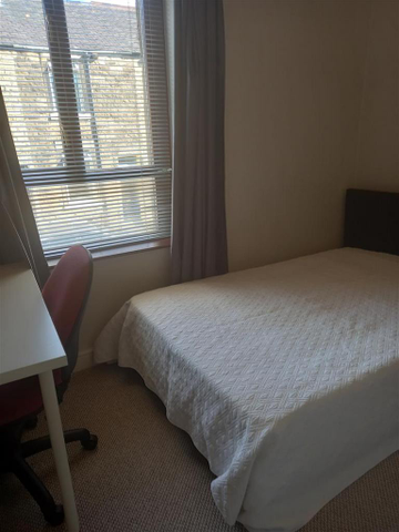 2 bedroom private hall to rent - Photo 3