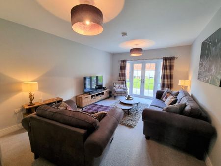 5 bedroom detached house to rent - Photo 4