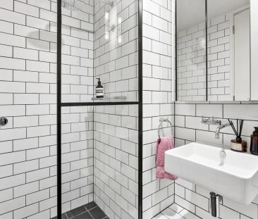 Modern Living on the Foreshore - Photo 2