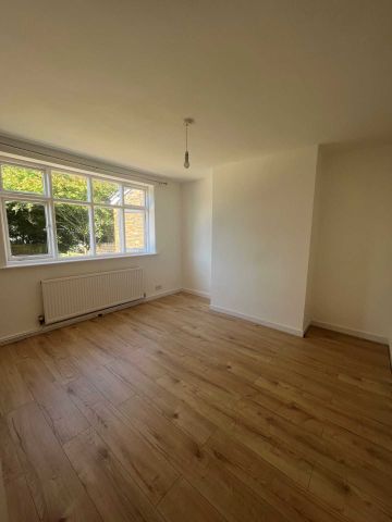 Price £1,250 pcm - Available 01/01/2026 - Unfurnished - Photo 5