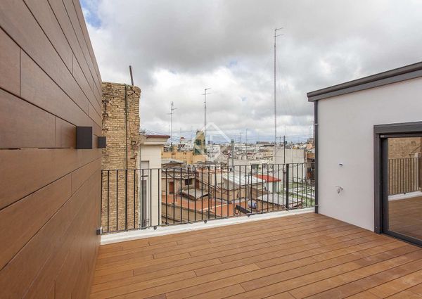 Excellent 3 Bedroom penthouse with 18m² terrace for rent in Sant Francesc, Valencia