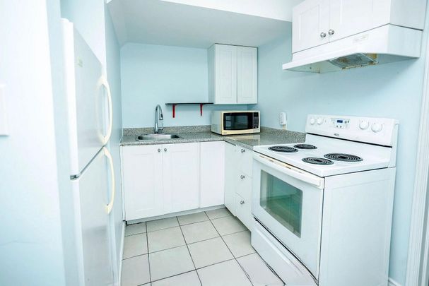 For Lease - 384 FLAGTONE Way Unit# Basement apartment, Newmarket, Ontario - Photo 1