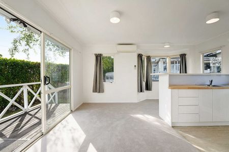 Charming 1BR house with Garden! - Photo 2