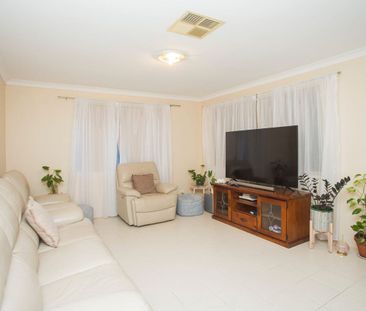16 Kingaroy Drive, Baldivis WA 6171 - House For Rent - $615 | Domain - Photo 5
