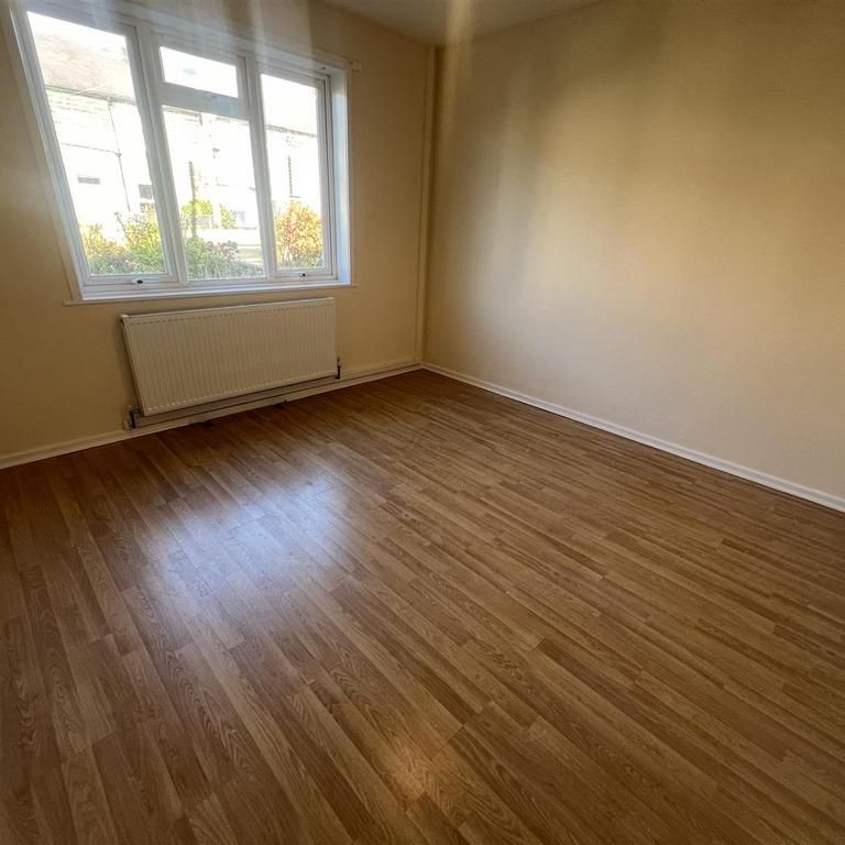 2 bedroom detached bungalow to rent - Photo 1
