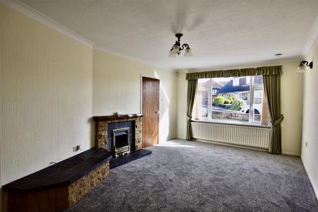 3 bed semi-detached bungalow to rent in Stubbsfield Road, Newcastle-under-Lyme - Photo 5