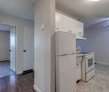2 Bedroom - Photo 4