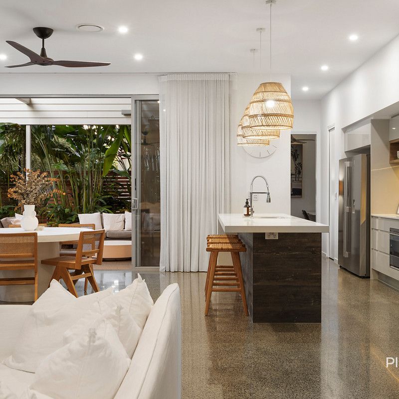 Architectural Elegance - North-Facing Luxury - Photo 1