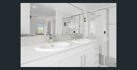 Four Bedroom Home with Solar in Popular New Auckland - Photo 4