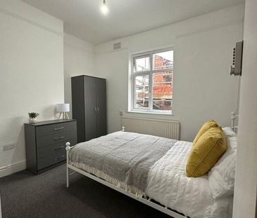 1 bedroom in a house share to rent - Photo 6