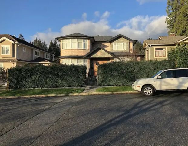 3 bedroom/2 full bath Basement Suite | 208 East 24th Street, North Vancouver - Photo 1