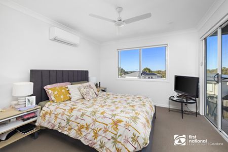 STUNNING FAMILY HOME IN REDLAND BAY! - Photo 4