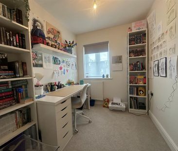 Courtlands Drive, Watford - Photo 5