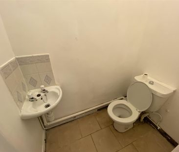 Room For Rent Cardiff Road, Pontypridd - Photo 4