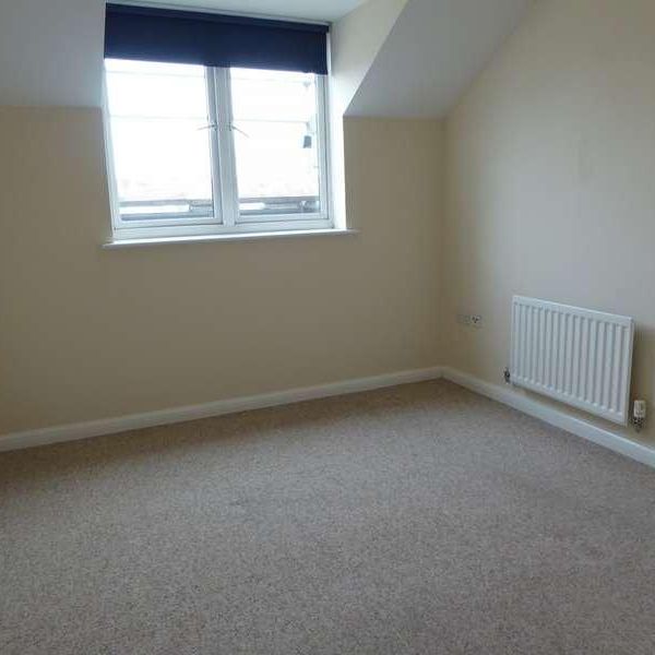 Aveley House, Iliffe Close, Reading, RG1 - Photo 1