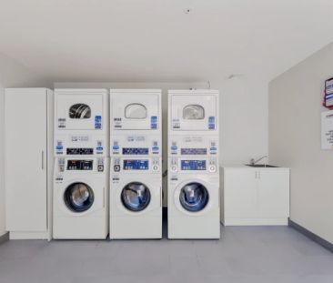 Castle Camperdown Two, Sydney - Photo 3