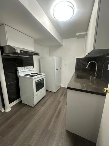 For Lease - 102 Rakewood Crescent, Toronto, Ontario - Photo 4