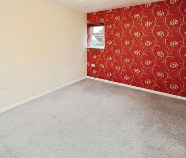 Semi-detached house to rent on - Photo 5