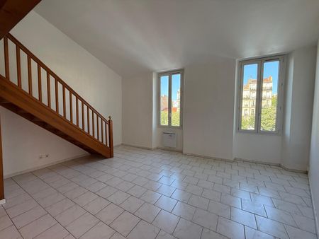 Location Appartement 3 pièces 62m² MARSEILLE 6ème - Photo 5